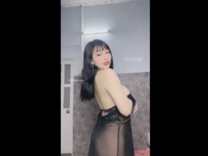 Em thiên ý khoe hàng ở nhà bạn trai phimsex